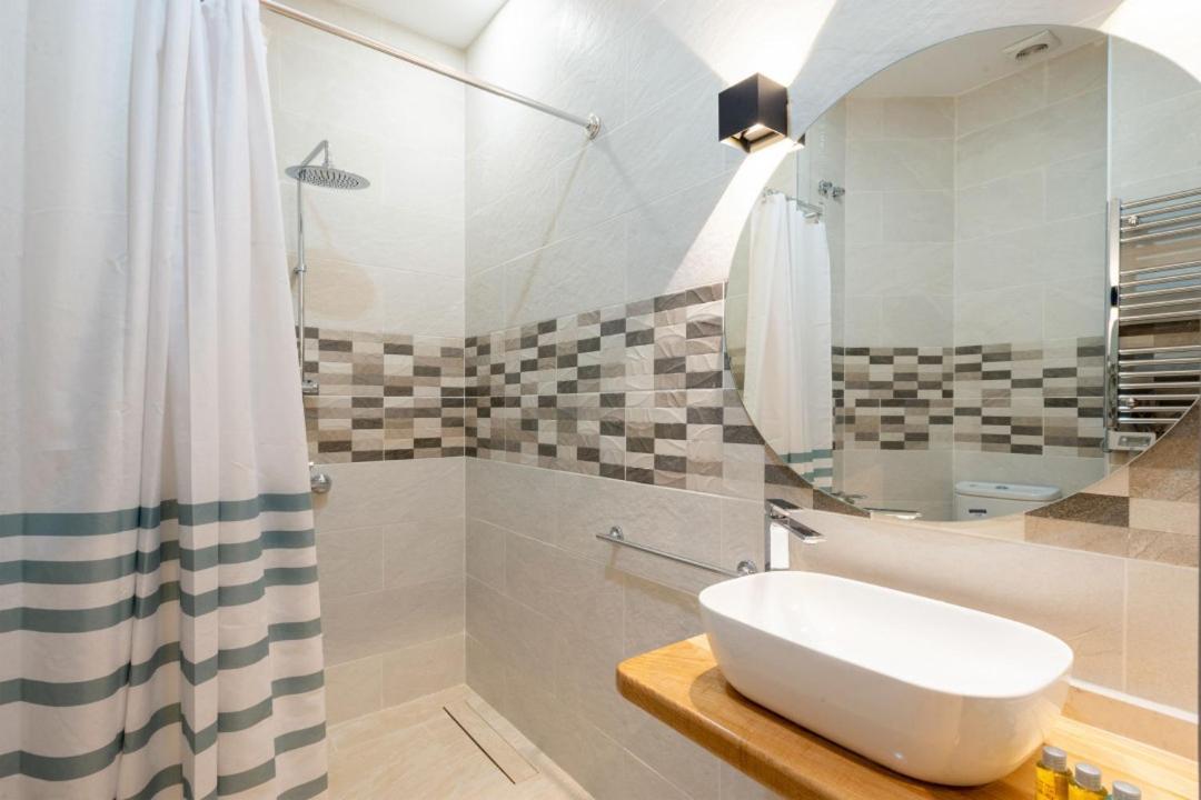 1 Bedroom 1 Bathroom Furnished - Justicia - Modern - Mintystay 马德里 外观 照片