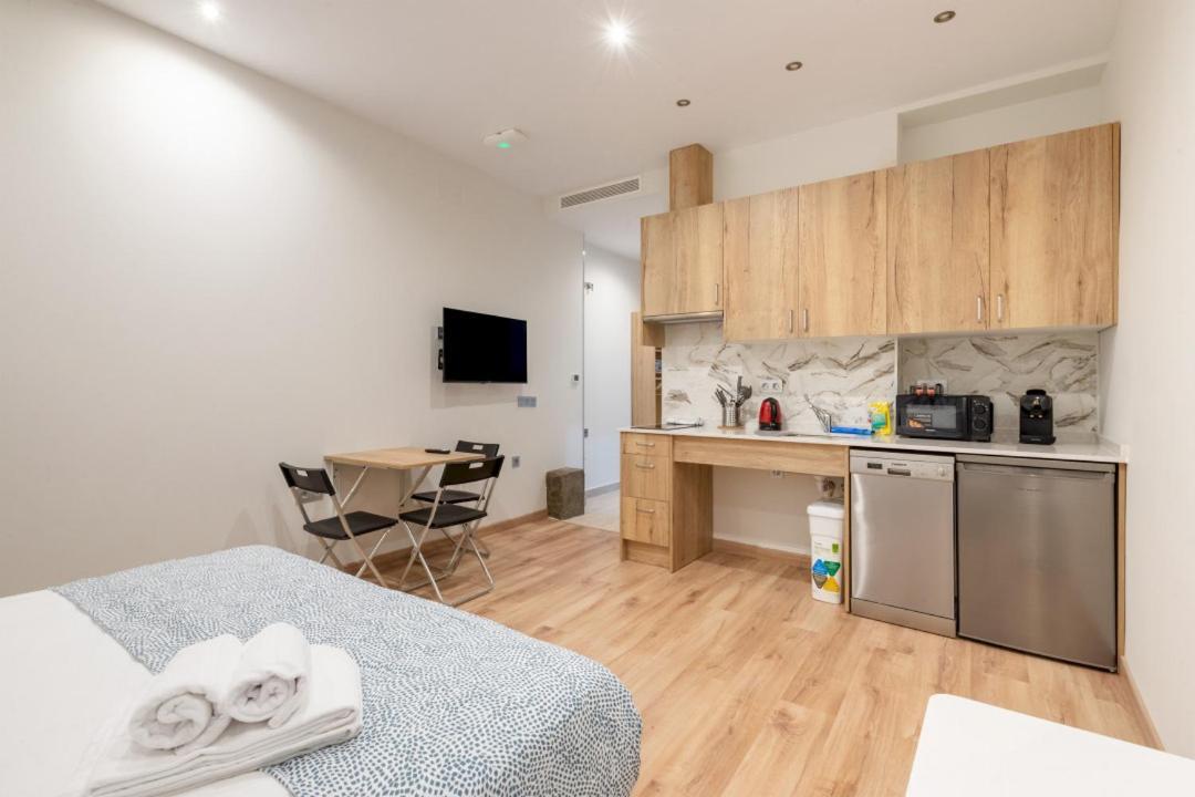1 Bedroom 1 Bathroom Furnished - Justicia - Modern - Mintystay 马德里 外观 照片