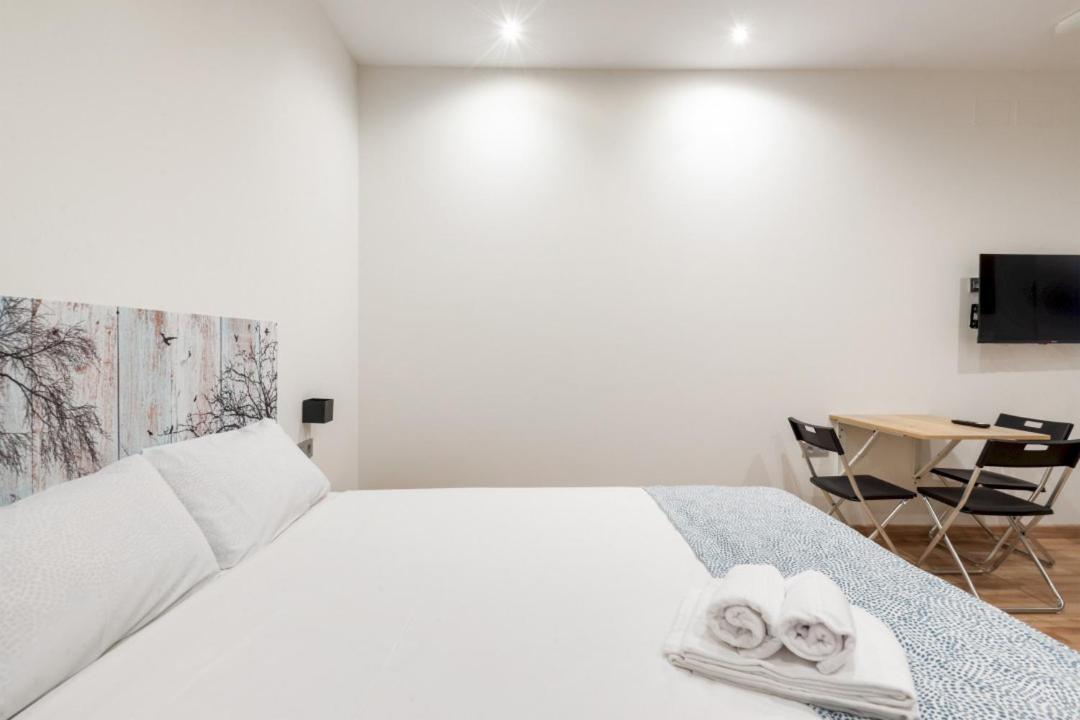 1 Bedroom 1 Bathroom Furnished - Justicia - Modern - Mintystay 马德里 外观 照片
